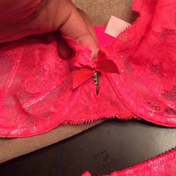 Victoria’s Secret bra and garter w/ added G string - Picture 5 of 10
